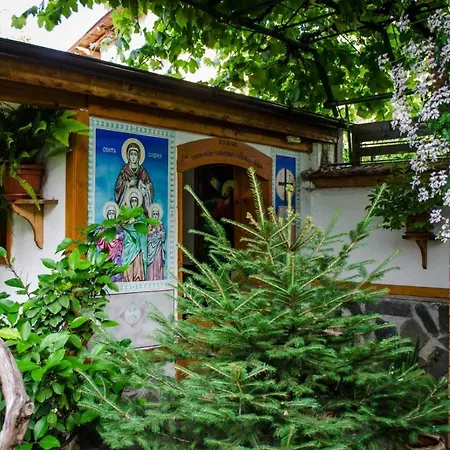къща лазов Casa de hóspedes